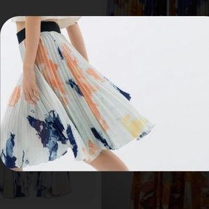 ✨🆕✨Zara Asymmetrical Skirt